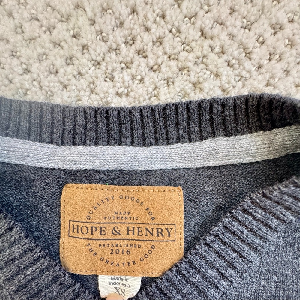 Boys Hope and Henry - Gray and Green Sweater Set (XS) - Picture 3 of 3